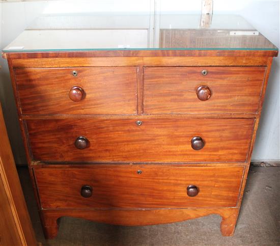 Mahogany chest of drawers